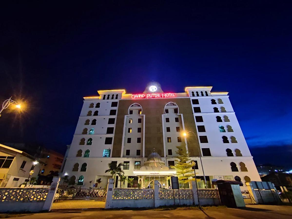 The Grand Puteri Hotel Куала Теренгану Екстериор снимка