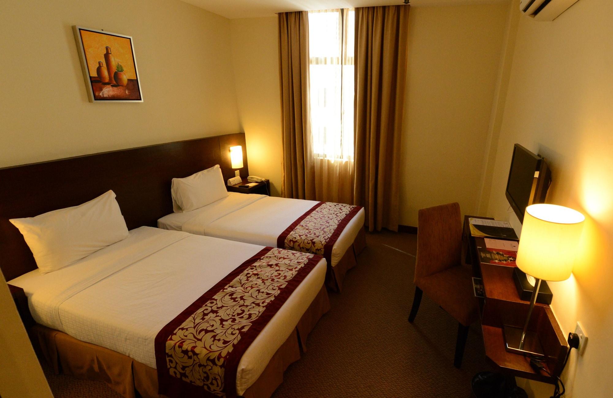The Grand Puteri Hotel Куала Теренгану Екстериор снимка
