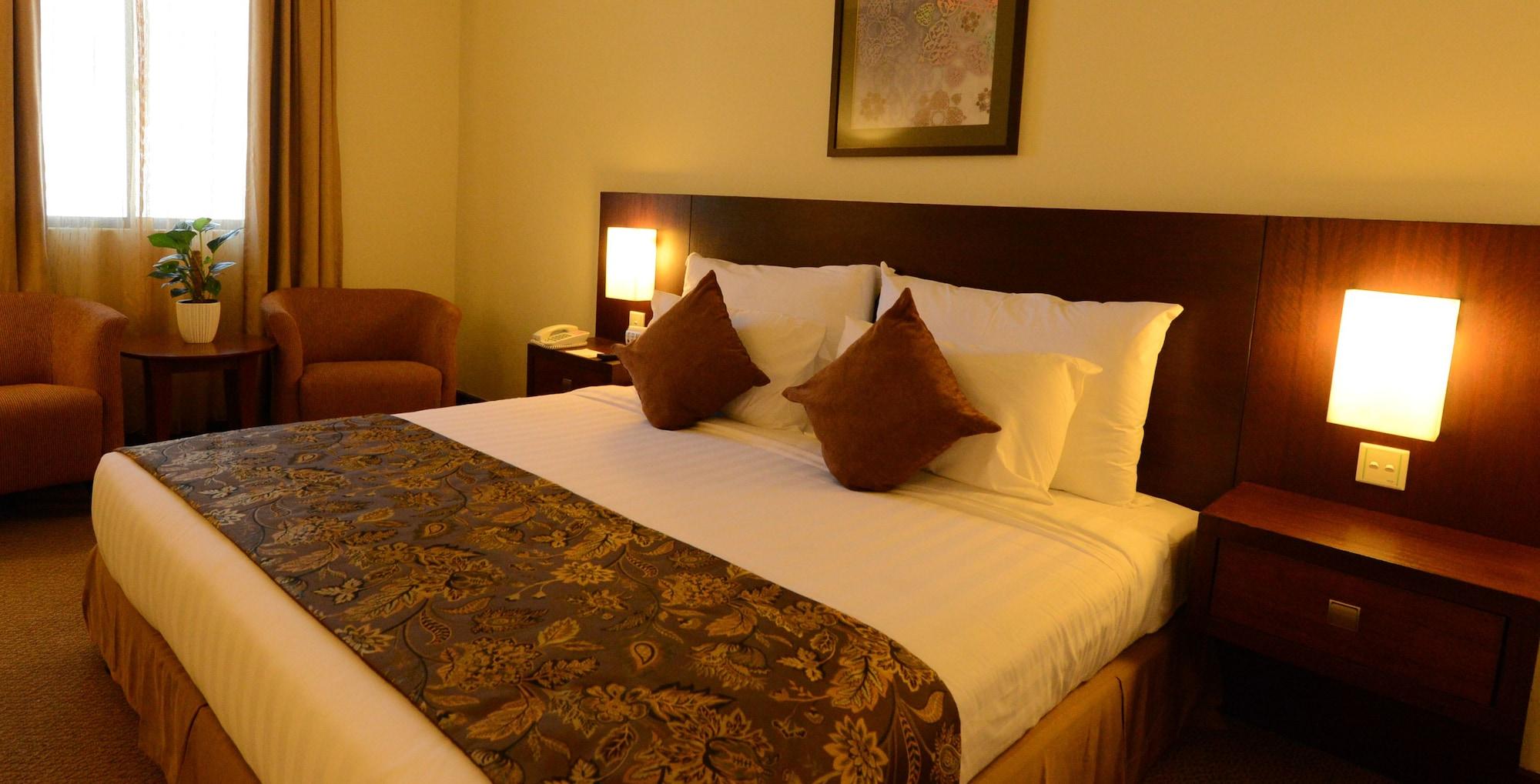 The Grand Puteri Hotel Куала Теренгану Екстериор снимка