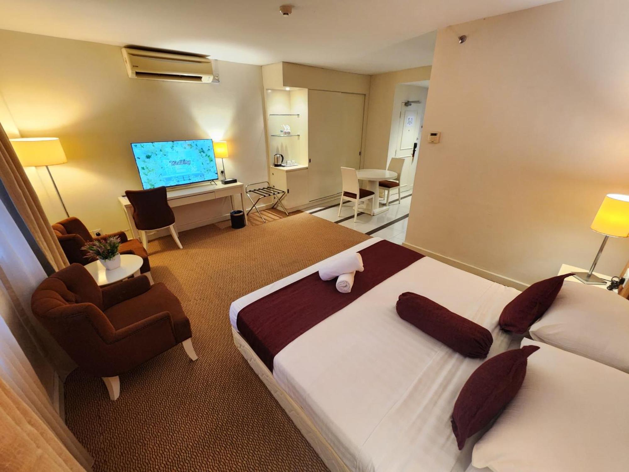 The Grand Puteri Hotel Куала Теренгану Екстериор снимка