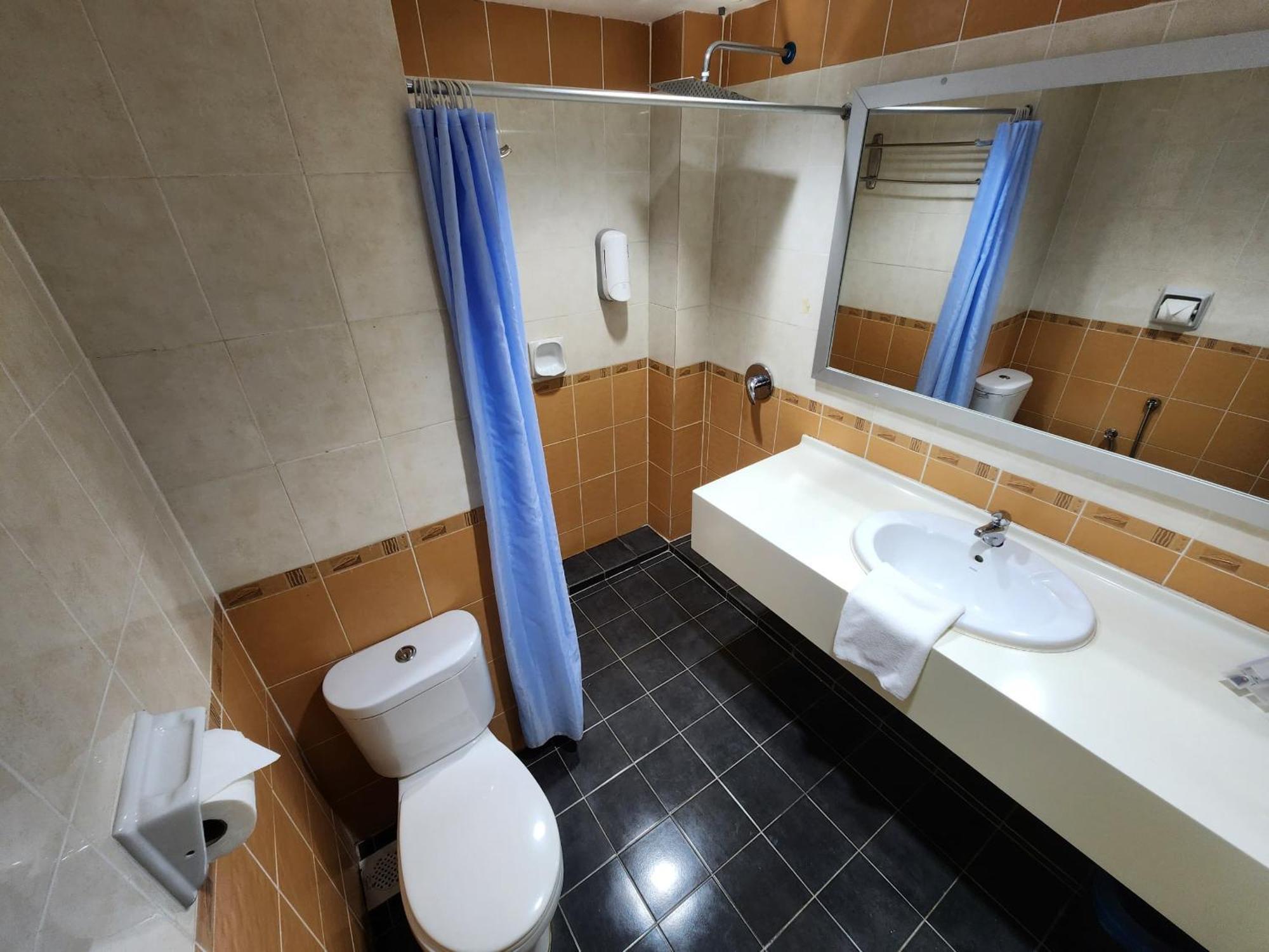 The Grand Puteri Hotel Куала Теренгану Екстериор снимка
