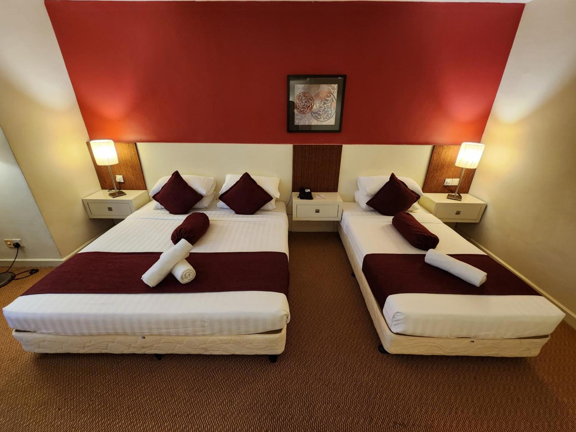 The Grand Puteri Hotel Куала Теренгану Екстериор снимка