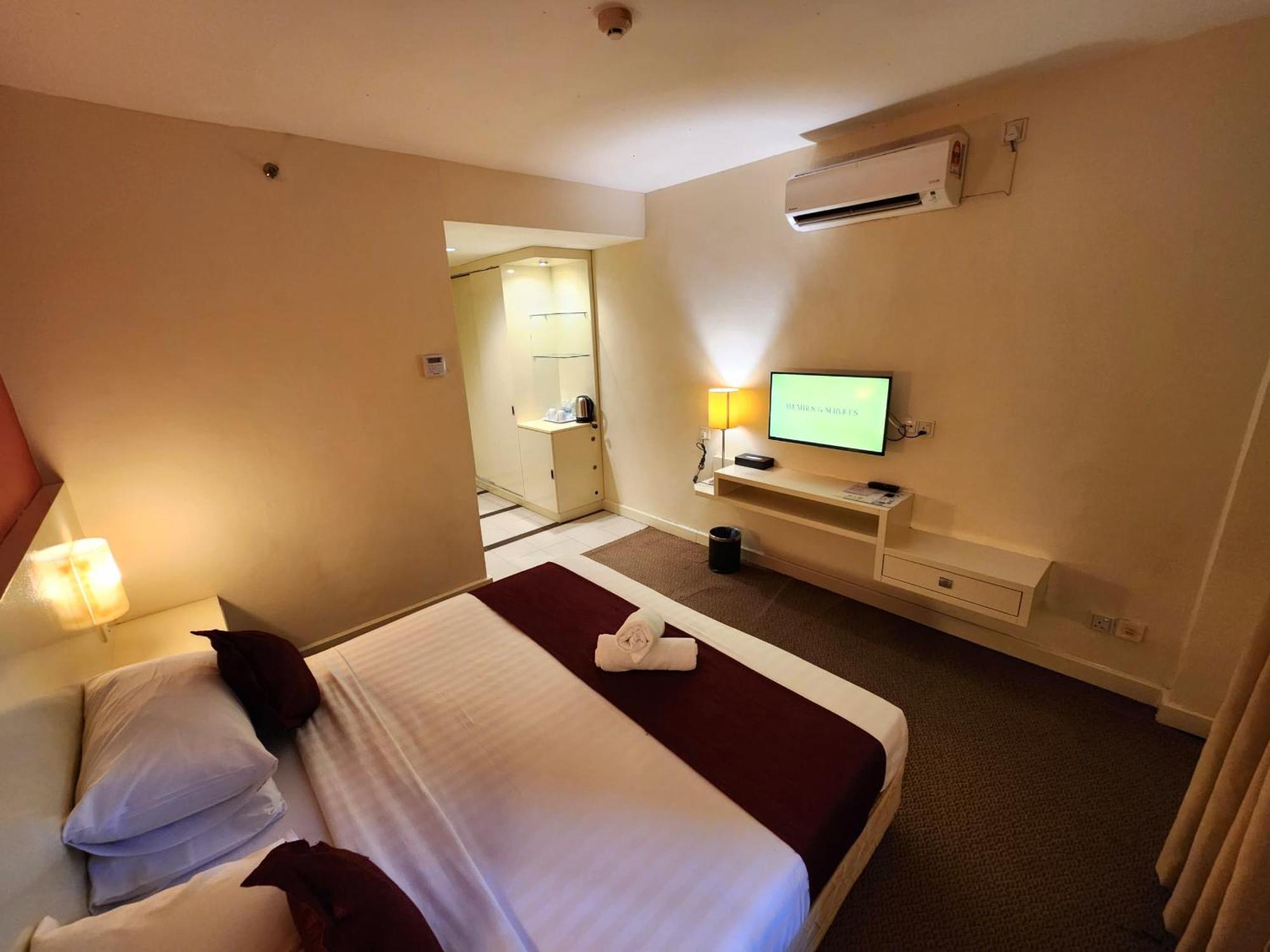 The Grand Puteri Hotel Куала Теренгану Екстериор снимка