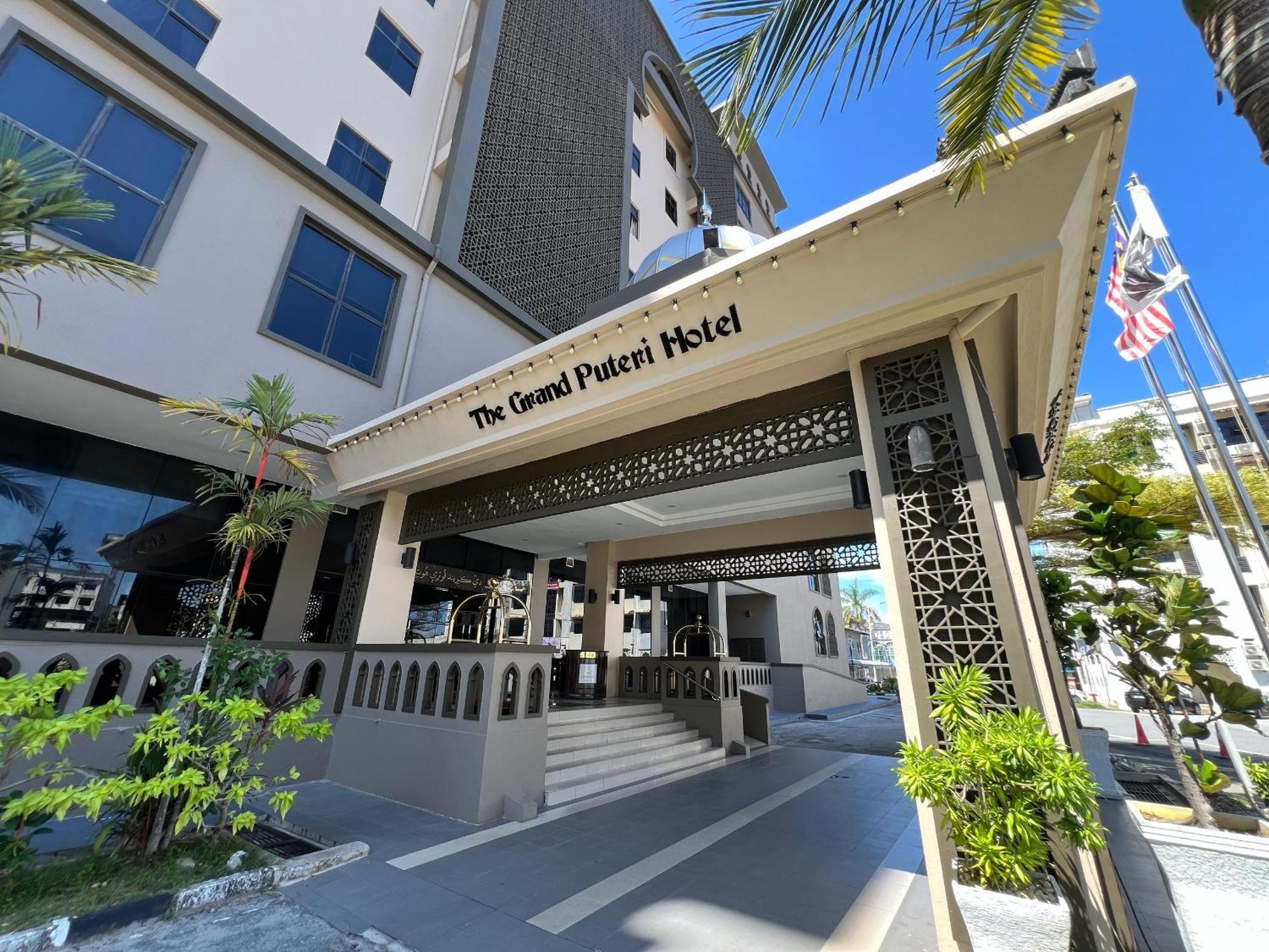 The Grand Puteri Hotel Куала Теренгану Екстериор снимка
