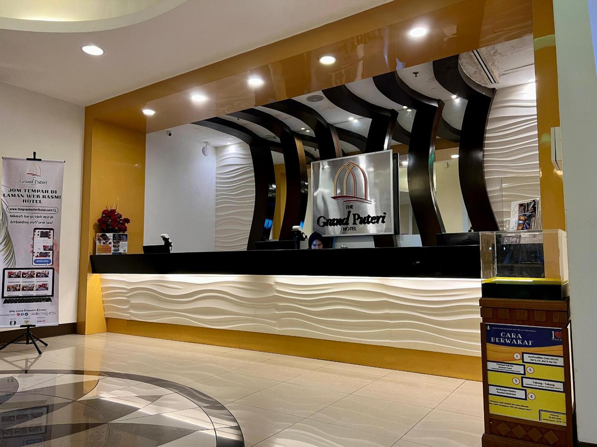 The Grand Puteri Hotel Куала Теренгану Екстериор снимка