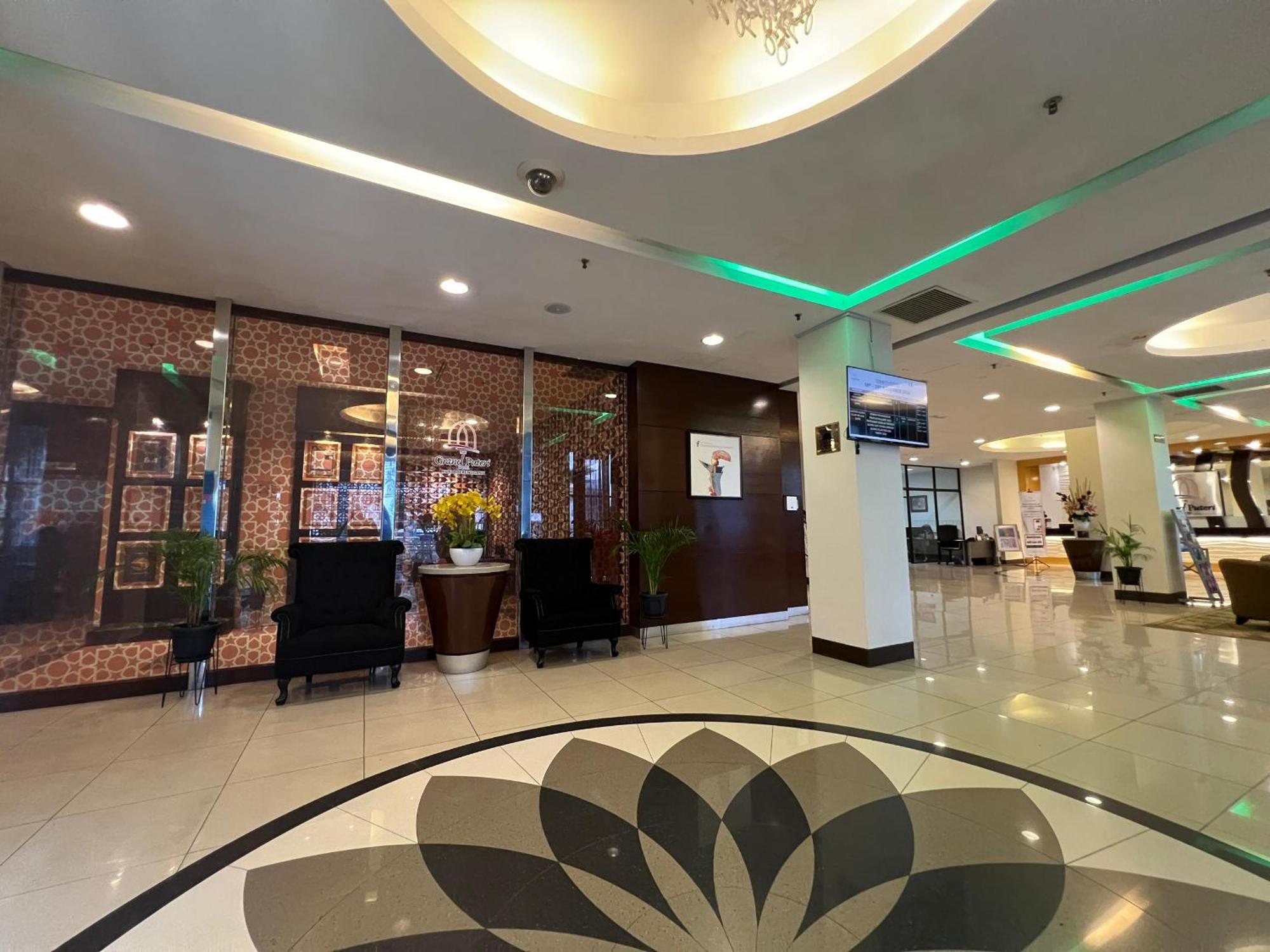 The Grand Puteri Hotel Куала Теренгану Екстериор снимка