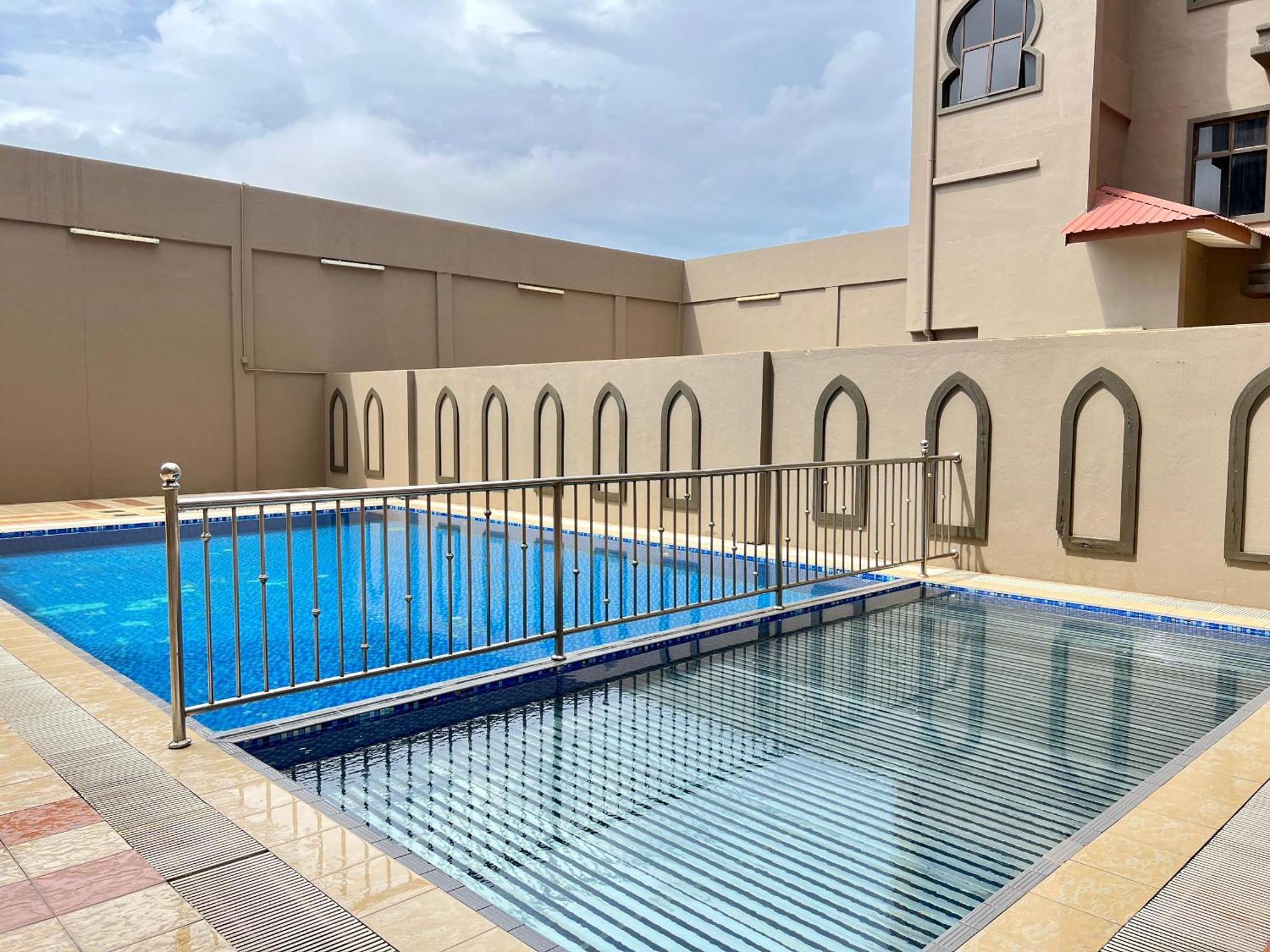 The Grand Puteri Hotel Куала Теренгану Екстериор снимка