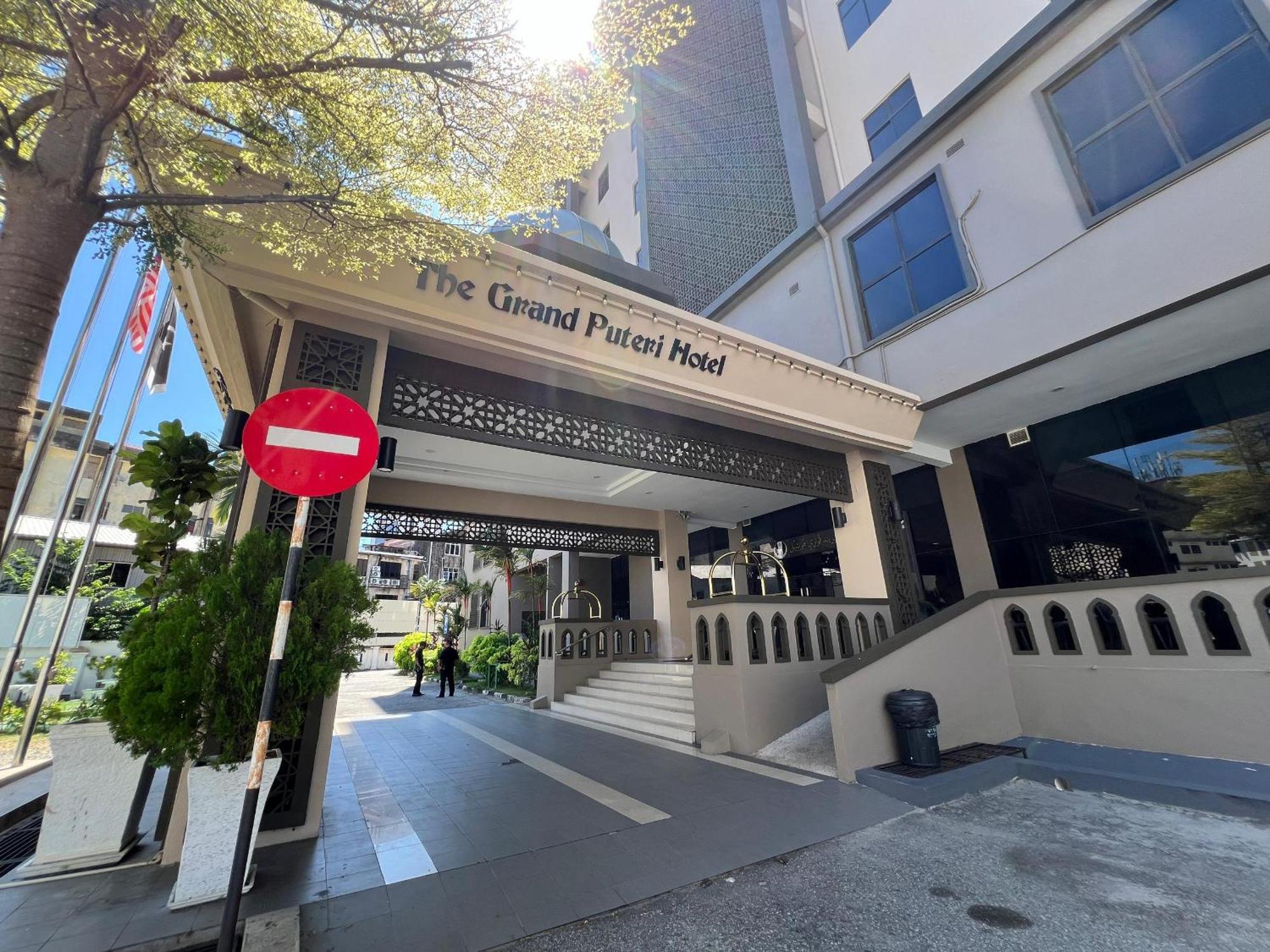 The Grand Puteri Hotel Куала Теренгану Екстериор снимка